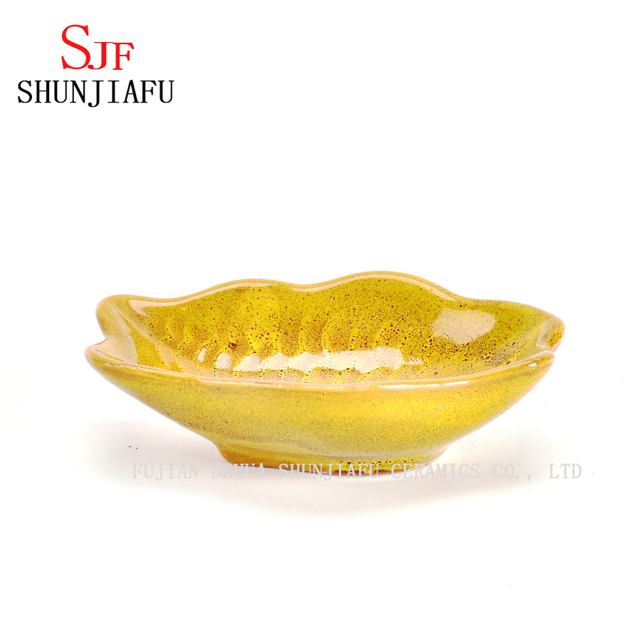 Cuillère de dégustation en porcelaine de couleur blanche de plat de sauce en céramique en forme de cuillère
