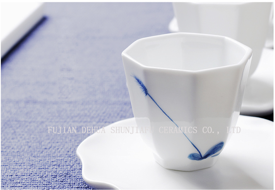 Tasse vitale de thé en porcelaine blanche brillante de haute catégorie, céramique de tasse d'octogone