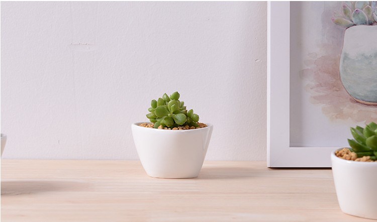 Mini pot blanc triangulaire en céramique de bureau créatif
