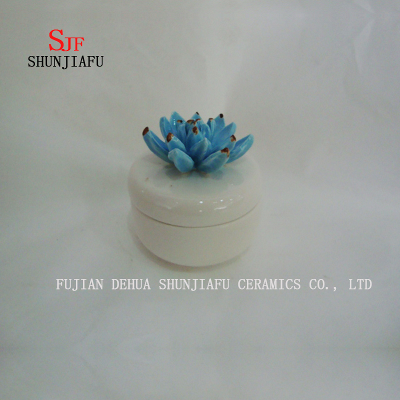 Nouvelle bo&icirc;te &agrave; bijoux fleur bleue ronde faite &agrave; la main