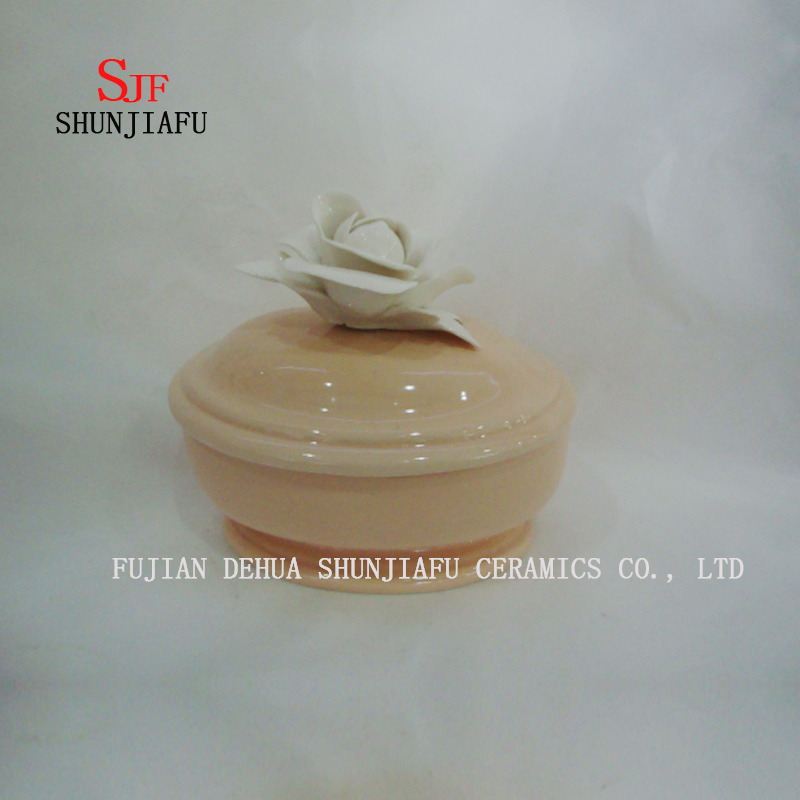 Bo&icirc;te &agrave; bijoux en c&eacute;ramique avec couvercle fleur rose blanche