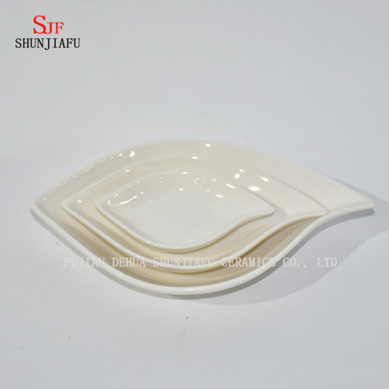 Assiette de service en porcelaine blanche Leaf Shapes