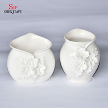 Vase à fleurs en céramique de haute qualité / B