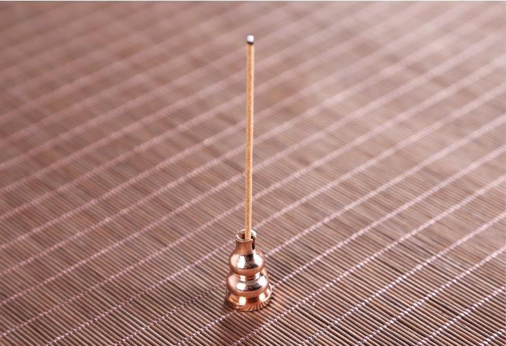 Petit b&acirc;tonnet d'encens de type gourde