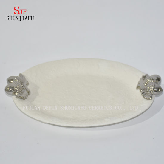 Plat en porcelaine blanche trois petites soucoupes tartan pour apéritif, dessert, salade, collation, sushi, fruits, pain