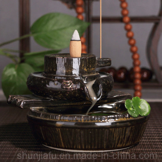 Décoration de la maison de brûleur d'encens de tour de brûleur d'encens de refoulement de fumée en céramique