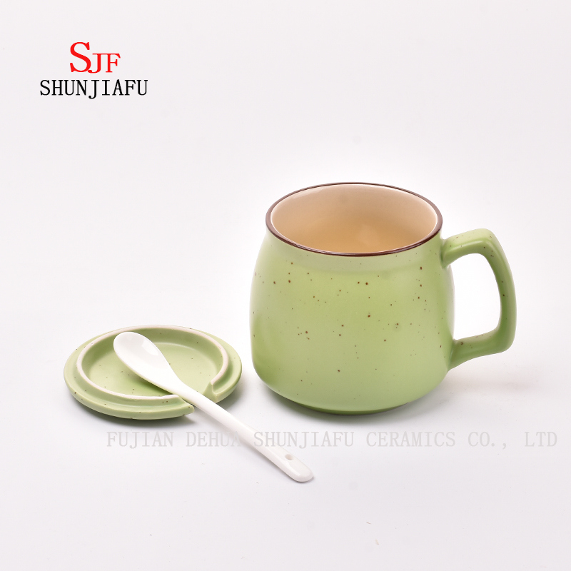 Tasse cr&eacute;ative en c&eacute;ramique avec couvercle. Tasse &agrave; caf&eacute; pour le petit d&eacute;jeuner