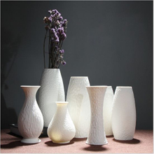 Prix ​​d'usine de gros divers élégant vase en porcelaine en céramique blanche