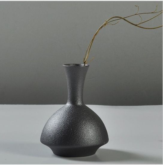 Vase noir en céramique de forme spéciale de personnalité de la mode moderne
