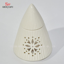 Bougeoir blanc en forme de cône en céramique