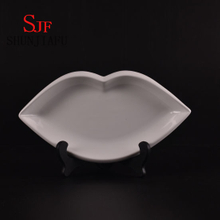 Assiette en porcelaine en forme de lèvre pour la décoration de la maison ou la vaisselle d'hôtel