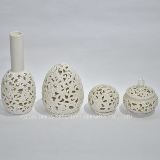 Vase à col en céramique de forme évidée