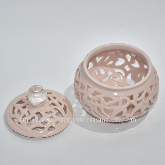 Forme évidée avec couvercle boîte à bijoux / céramique