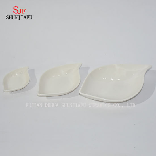 Assiette de service en porcelaine blanche Leaf Shapes