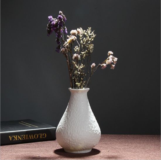Prix ​​d'usine de gros divers élégant vase en porcelaine en céramique blanche