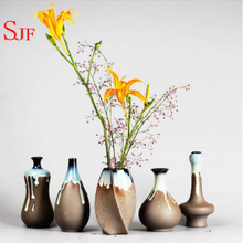 Vase en céramique Arts et artisanat en porcelaine sous contrat