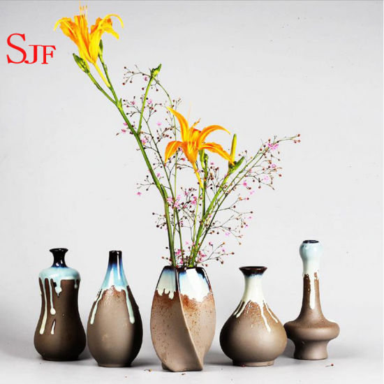 Vase en céramique Arts et artisanat en porcelaine sous contrat