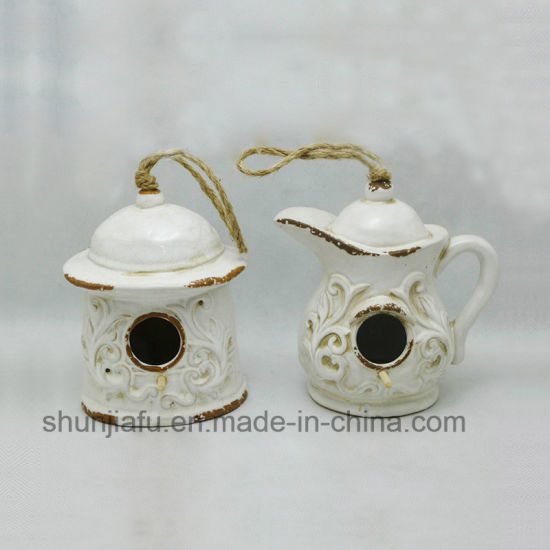 Cabane à oiseaux en céramique Love Shack avec bouilloire en forme.