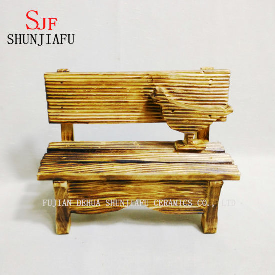 Chaise de salle à manger sculptée en bois massif