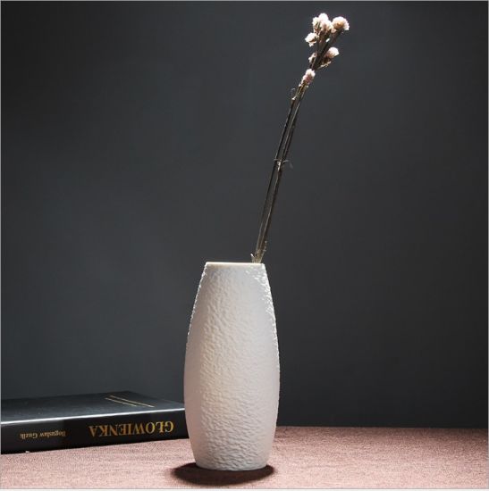 Prix ​​d'usine de gros divers élégant vase en porcelaine en céramique blanche