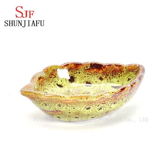 Cuillère de dégustation en porcelaine de couleur blanche de plat de sauce en céramique en forme de cuillère