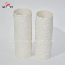 Vase en céramique blanche simple