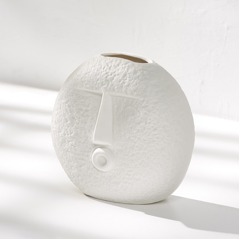 Vase en porcelaine sans glaçure dans l'eau de bureau Vase en céramique