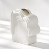 Vase en porcelaine sans glaçure dans l'eau de bureau Vase en céramique