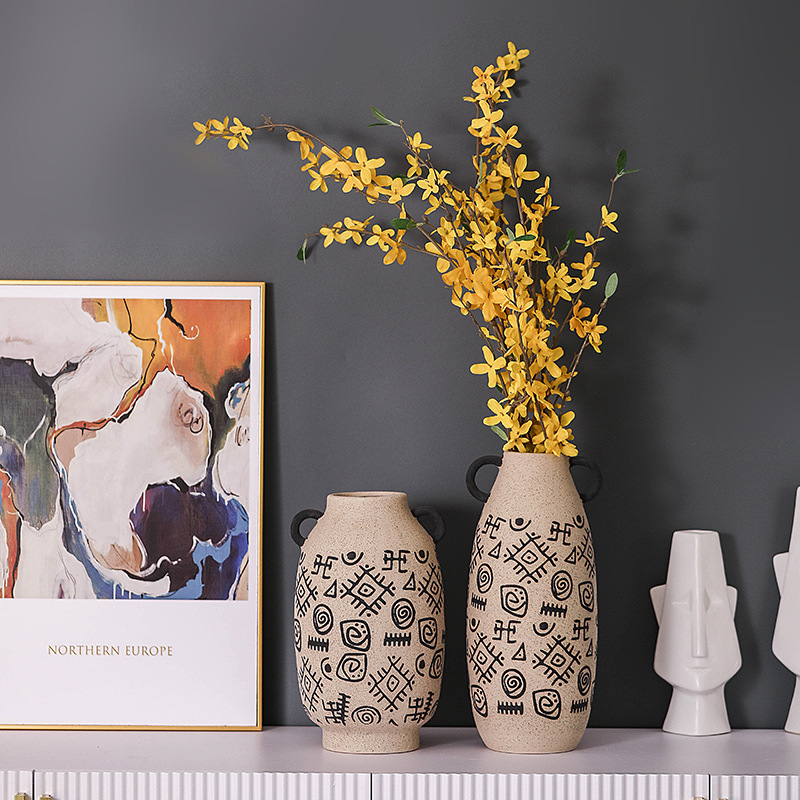 Modèle de dessin de conteneurs disposant du vase en céramique.