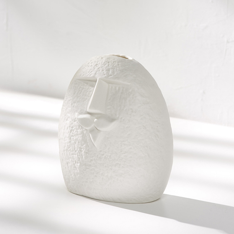 Vase en porcelaine sans glaçure dans l'eau de bureau Vase en céramique