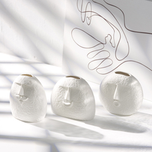 Vase en porcelaine sans glaçure dans l'eau de bureau Vase en céramique