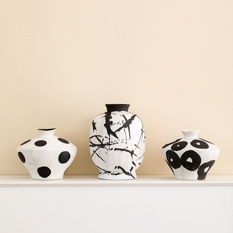 Où la Terre rencontre le vase en céramique artisanal de l'art