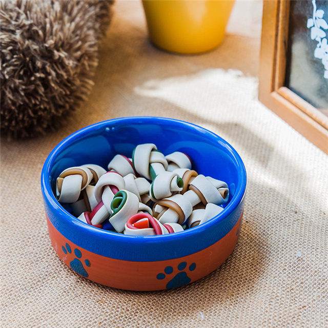avec des empreintes de chien imprimant des os imprimés circulaires au fond du bol Alimentation pour chien en céramique Bleu et orangécéramique Bol pour chien en céramique rose