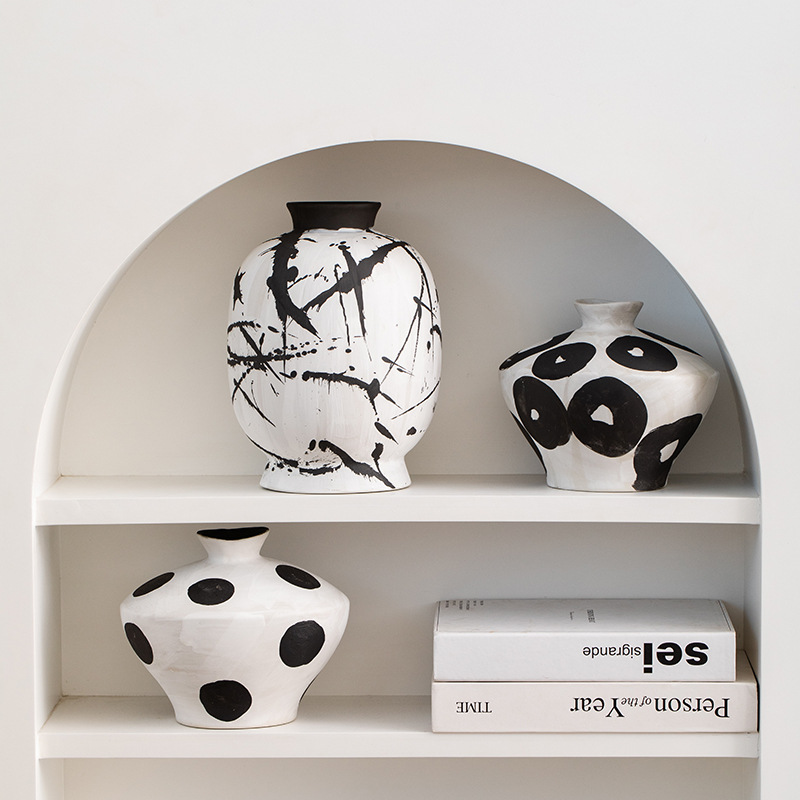 Où la Terre rencontre le vase en céramique artisanal de l'art