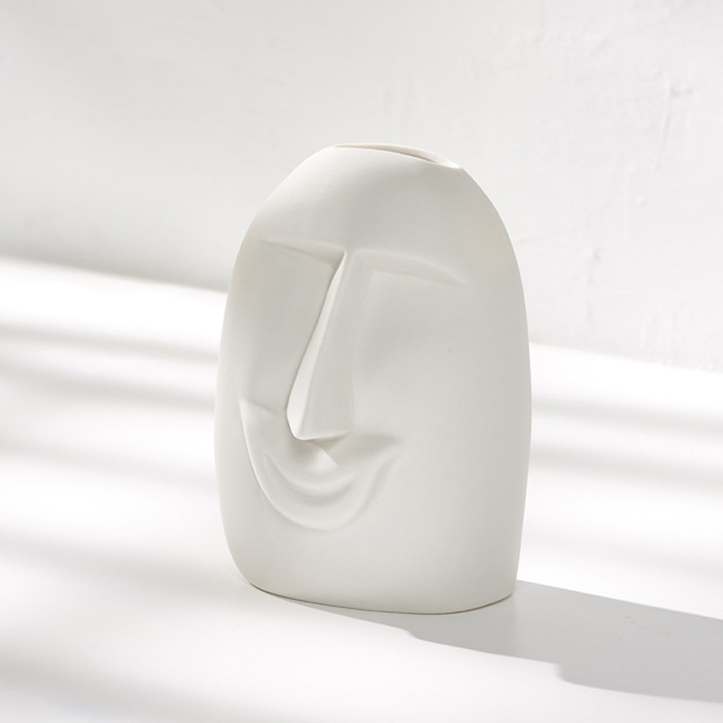 Vase en porcelaine sans glaçure dans l'eau de bureau Vase en céramique
