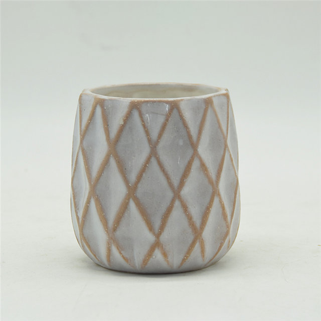 L'ananas de relief de style simple moderne lignes la tasse en céramique de bougie de couleur métallique