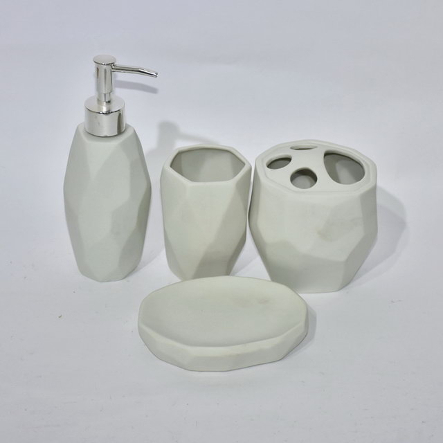 Ensemble de conception unique quatre accessoires sanitaires de salle de bain accessoires de salle de bain ensemble de salle de bain en céramique