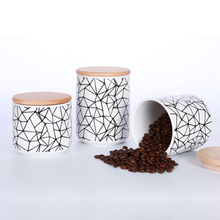 Avec le pot en céramique de motif de bande imprimé par café de biscuits de sucrerie de magasin de couvercle en bambou
