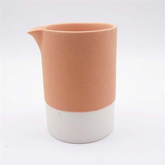 La fête des récoltes de Noël de la Saint-Valentin utilise une tasse de bougie en céramique de style lait en céramique rose bleu blanc