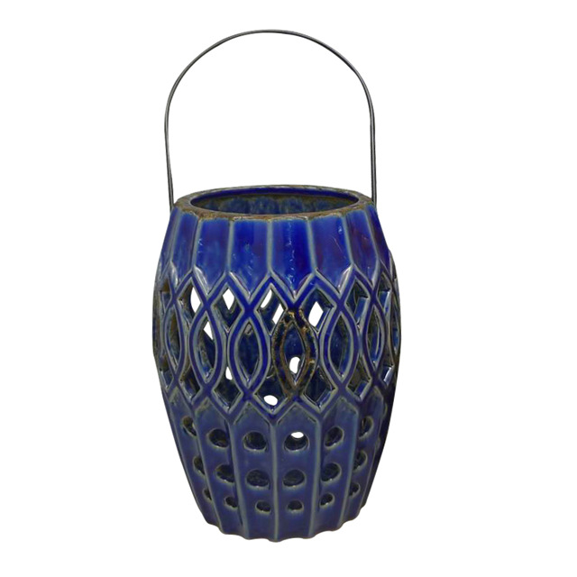 Lanterne à bougie découpée avec bougie LED