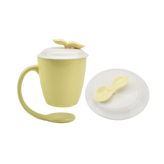 Tasses de suspension faites sur commande de décoration de maison de couleur jaune Tasse de café en céramique flottante avec la poignée et le couvercle