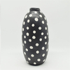 Décoration d'ameublement de table Vase en céramique décoration de bureau polyédrose noir vitré avec des points blancs Vase en céramique