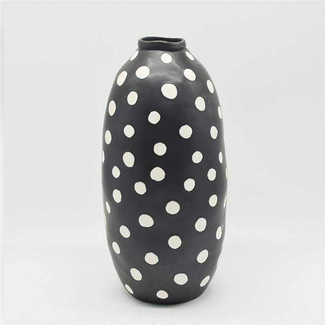 Décoration d'ameublement de table Vase en céramique décoration de bureau polyédrose noir vitré avec des points blancs Vase en céramique