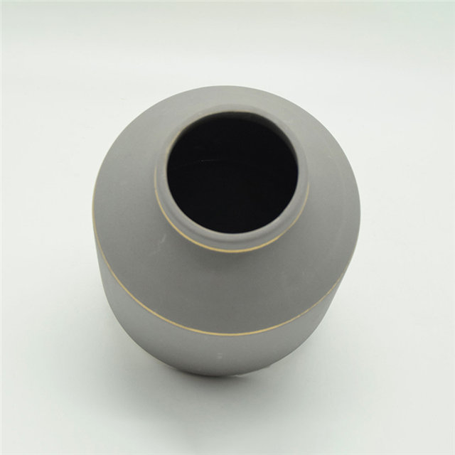 Vase en céramique de grand corps gris d'or de style de rugby de points blancs de style moderne
