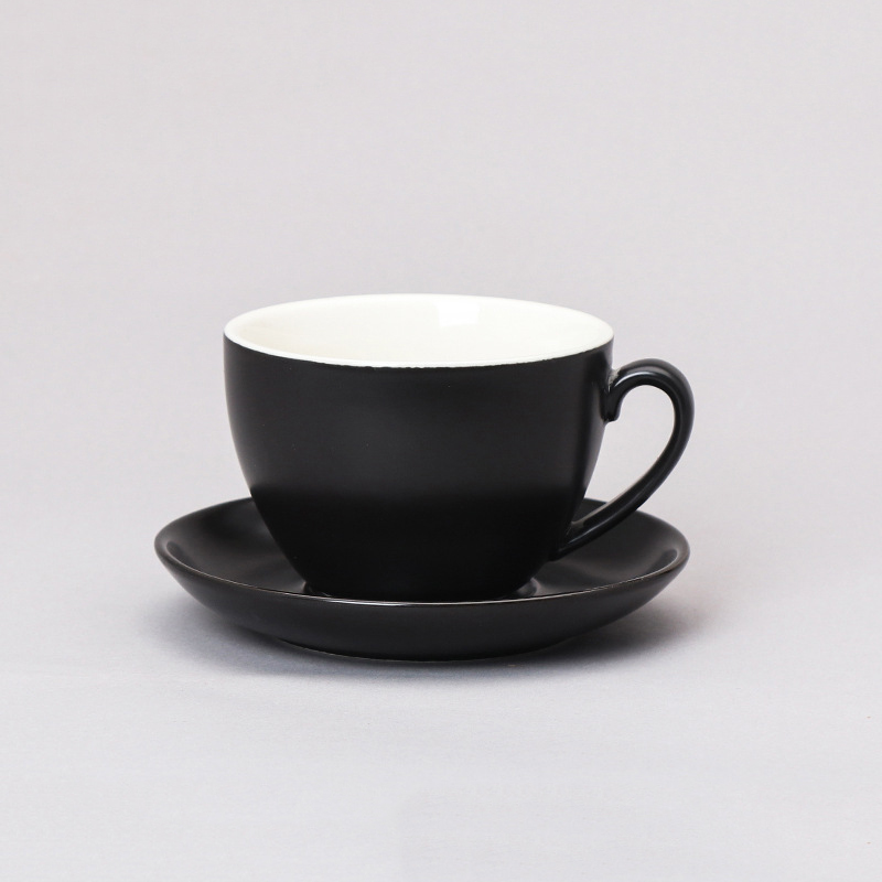 tasse à café en porcelaine boîte cadeau logo personnalisé 320 ml noir 、 blanc Match avec plaque de tasse en céramique ensemble de tasse en céramique à café