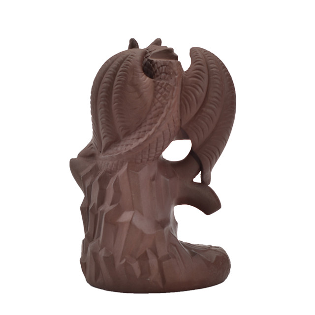 Fil douille d'encens cascade en céramique reflux encens dragon en céramique portant un brûleur d'encens à reflux d'épée