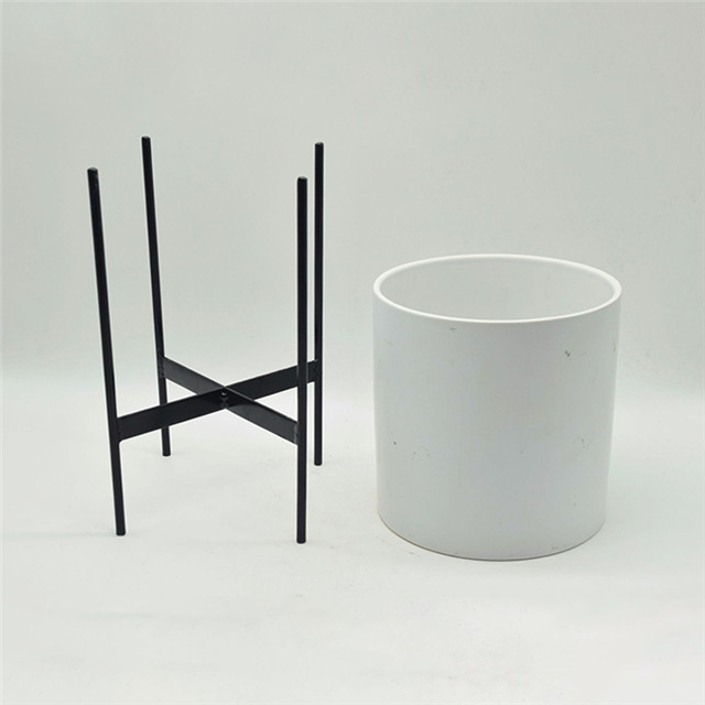 Support en fer noir Support à quatre pattes avec pot de jardinière en céramique blanc mat