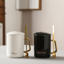 tasse à café en porcelaine coffret cadeau logo personnalisé 360 ml noir, émail émaillé blanc poignées en or avec couvercle de tasse en céramique tasse en céramique