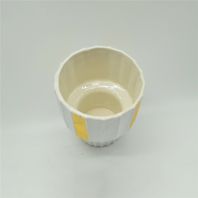 Style moderne points blancs style rugby coloré jaune doré Baisha Phnom Penh style moderne pied pointu vase en céramique