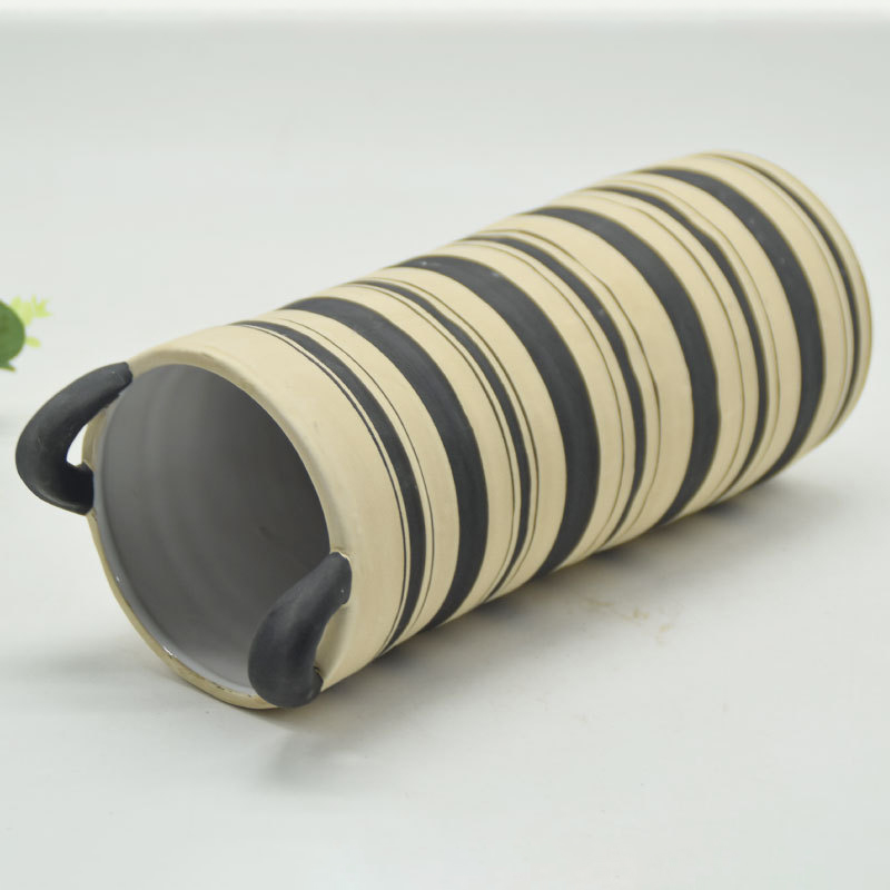 Décoration d'ameublement de table le dernier vase en céramique de guidon de figure géométrique de glacis créatif